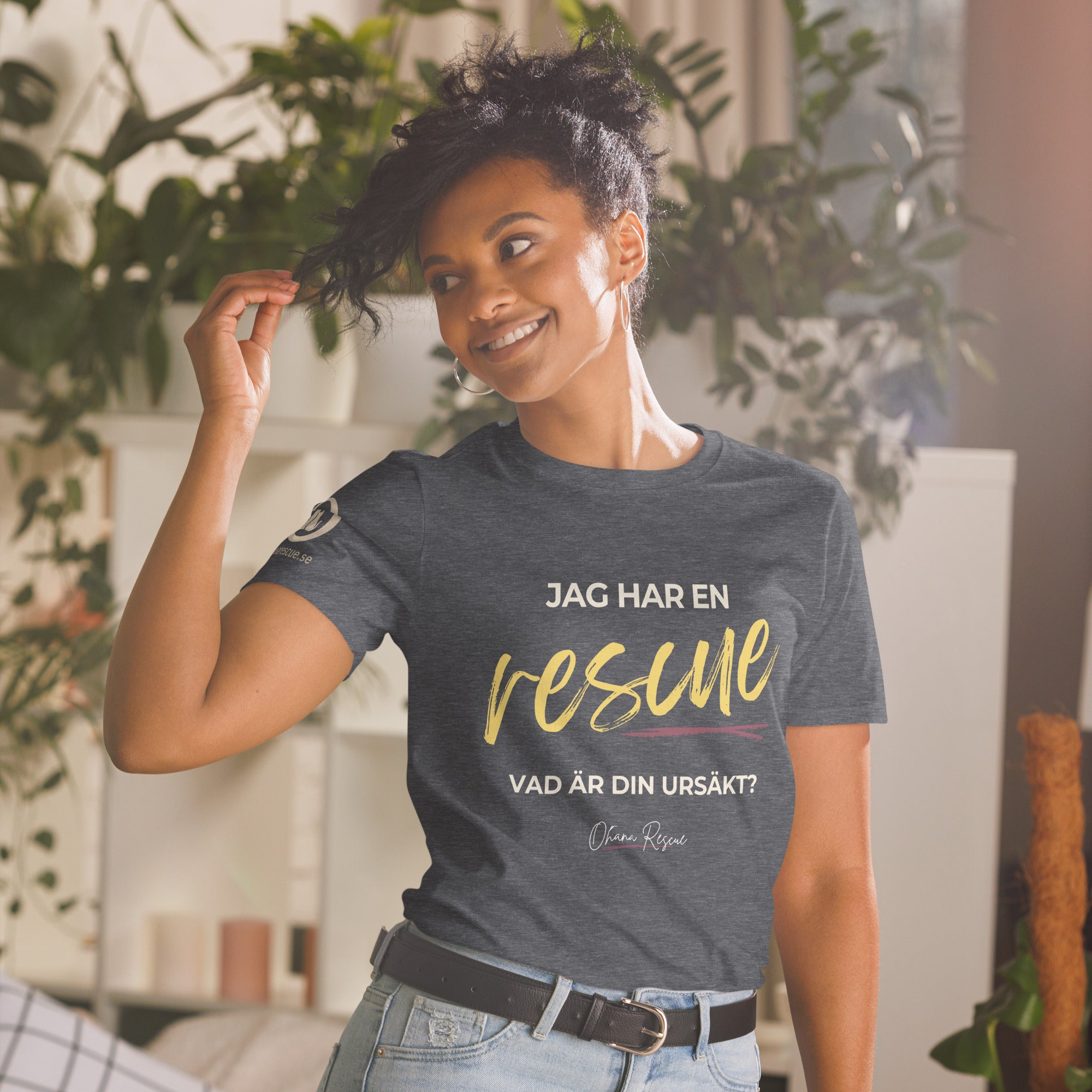 T-shirt med budskap: Jag har en rescue, vad är din ursäkt? Adoptera mera!